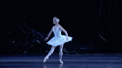 在菲丽西进入巴黎歌剧院芭蕾舞学校学习期间 出现了大量的专业芭蕾舞